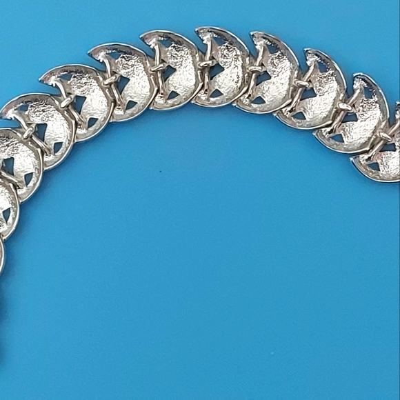 OSCAR Bracelet,  Oscar Two Tone Leaf  Bracelet - Picture 6 of 6